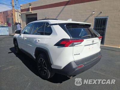 2021 Toyota RAV4 XLE - zdjęcie 2 z 23 - miniatura