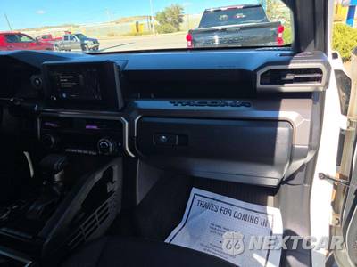2025 Toyota Tacoma SR5 Crew Cab Medium Bed - zdjęcie 19 z 24 - miniatura
