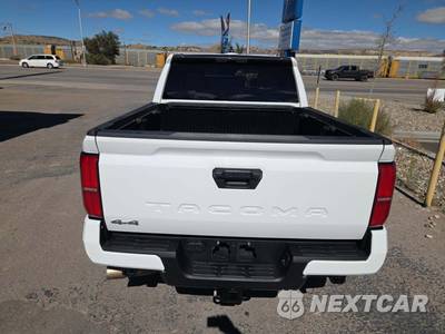 2025 Toyota Tacoma SR5 Crew Cab Medium Bed - zdjęcie 14 z 24 - miniatura