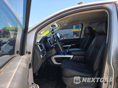 2018 Nissan TITAN PRO-4X Crew Cab Short Bed - zdjęcie 3 z 28 - miniatura
