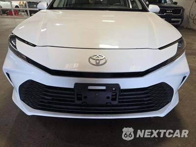 2025 Toyota Camry LE - zdjęcie 21 z 24 - miniatura