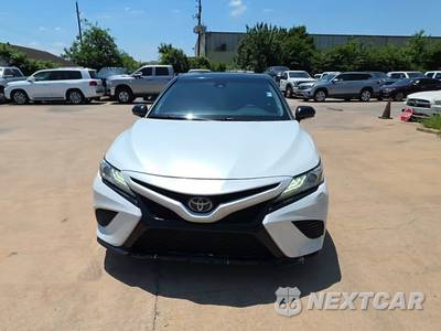 2019 Toyota Camry XSE - zdjęcie 2 z 28 - miniatura