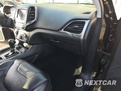 2019 Jeep Cherokee Latitude Plus - zdjęcie 19 z 24 - miniatura