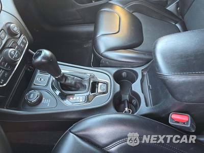 2019 Jeep Cherokee Altitude Edition - zdjęcie 8 z 26 - miniatura