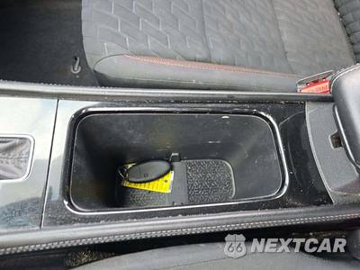 2021 Nissan Kicks SR - zdjęcie 8 z 26 - miniatura