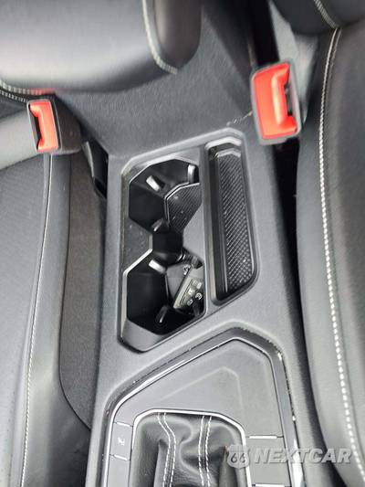 2022 Volkswagen Tiguan SE R-Line Black - zdjęcie 8 z 23 - miniatura