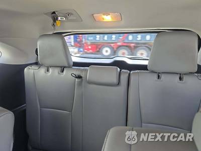 2021 Toyota Highlander XLE - zdjęcie 14 z 25 - miniatura
