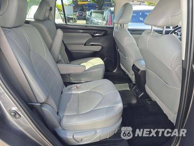 2021 Toyota Highlander XLE - zdjęcie 17 z 25 - miniatura