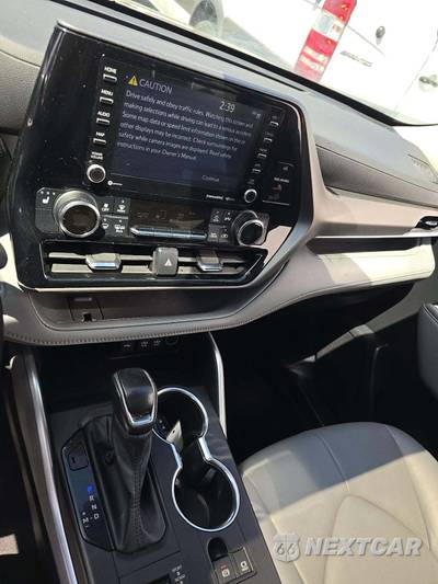 2021 Toyota Highlander XLE - zdjęcie 10 z 25 - miniatura