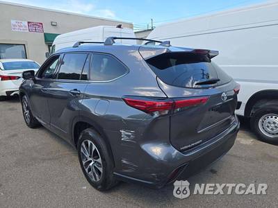 2021 Toyota Highlander XLE - zdjęcie 2 z 25 - miniatura