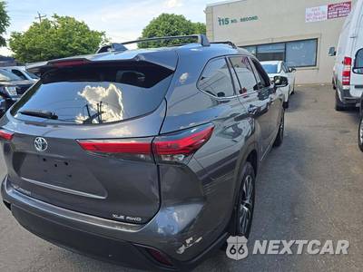 2021 Toyota Highlander XLE - zdjęcie 3 z 25 - miniatura