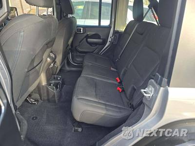 2019 Jeep Wrangler Unlimited Sport S - zdjęcie 13 z 25 - miniatura
