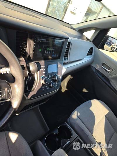 2015 Toyota Sienna LE 8-Passenger 119.3" WB - zdjęcie 10 z 25 - miniatura