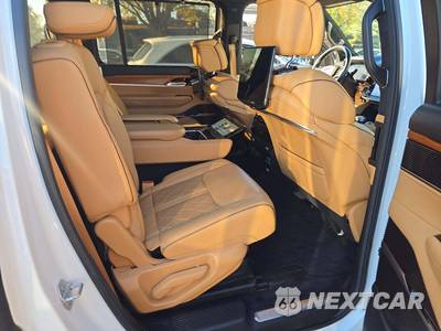 2022 Jeep Grand Wagoneer Series III - zdjęcie 17 z 23 - miniatura