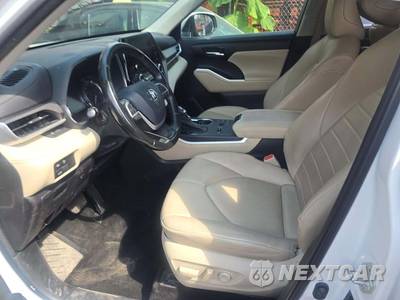 2023 Toyota Highlander XLE - zdjęcie 6 z 21 - miniatura
