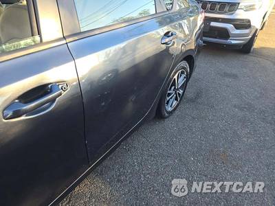 2022 Kia Forte LXS - zdjęcie 25 z 28 - miniatura