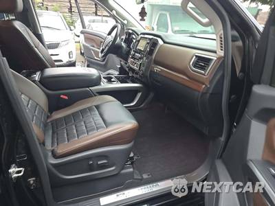 2017 Nissan TITAN Platinum Reserve Crew Cab Short Bed - zdjęcie 18 z 25 - miniatura