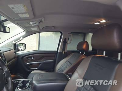 2017 Nissan TITAN Platinum Reserve Crew Cab Short Bed - zdjęcie 11 z 25 - miniatura