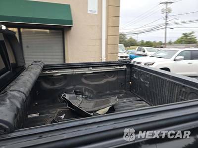 2017 Nissan TITAN Platinum Reserve Crew Cab Short Bed - zdjęcie 14 z 25 - miniatura