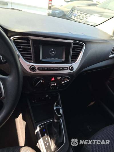 2021 Hyundai Accent SE - zdjęcie 10 z 25 - miniatura