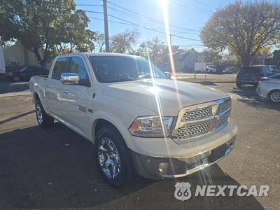 2017 Ram 1500 Laramie Crew Cab Short Bed - zdjęcie 4 z 20 - miniatura