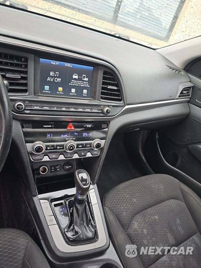 2019 Hyundai Elantra Value Edition Sedan - zdjęcie 10 z 32 - miniatura