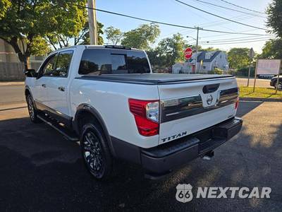 2018 Nissan TITAN Platinum Reserve Crew Cab Short Bed - zdjęcie 2 z 20 - miniatura