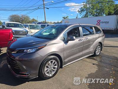 2021 Toyota Sienna XLE 7-Passenger 120.5" WB