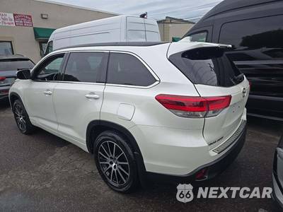 2018 Toyota Highlander SE - zdjęcie 2 z 21 - miniatura