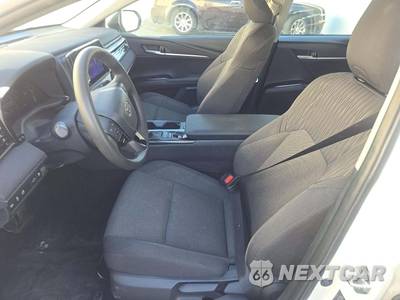 2025 Toyota Camry LE - zdjęcie 6 z 20 - miniatura