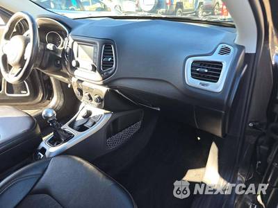2018 Jeep Compass Latitude - zdjęcie 19 z 22 - miniatura