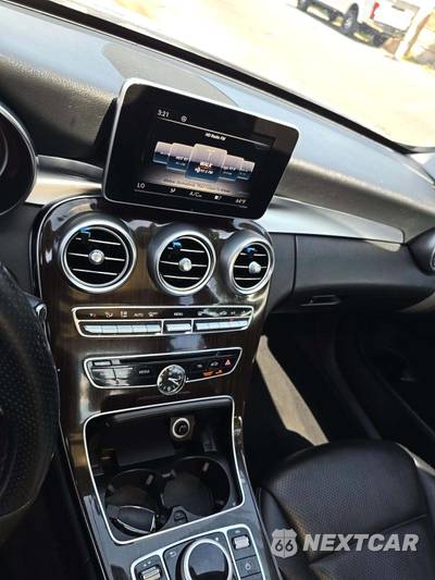 2018 Mercedes-Benz C 300 4MATIC Sedan - zdjęcie 10 z 23 - miniatura