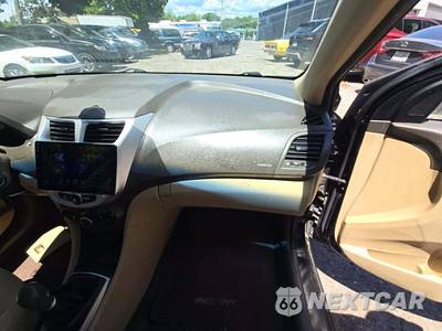 2014 Hyundai Accent GLS Sedan - zdjęcie 19 z 24 - miniatura