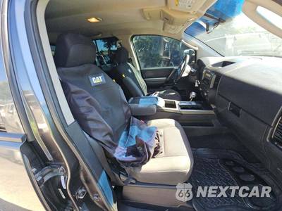 2010 Nissan TITAN SE Crew Cab Short Bed - zdjęcie 15 z 43 - miniatura