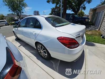 2016 Mercedes-Benz C 300 - zdjęcie 2 z 35 - miniatura