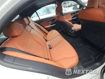 2025 Mercedes-Benz C 300 - zdjęcie 13 z 26 - miniatura