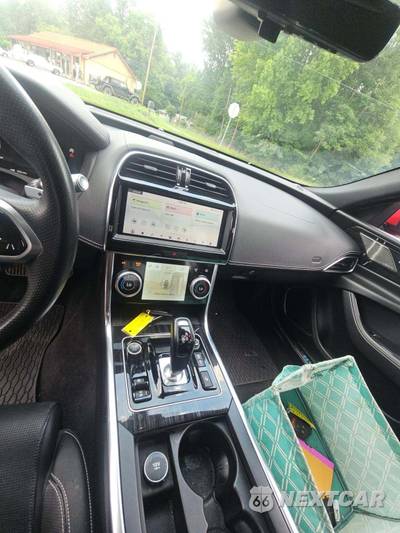 2020 Jaguar XE R-Dynamic S - zdjęcie 10 z 21 - miniatura