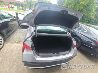 2025 Hyundai Elantra Hybrid Limited - zdjęcie 14 z 21 - miniatura