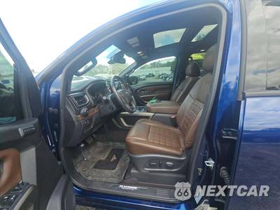 2022 Nissan TITAN Platinum Reserve Crew Cab Short Bed - zdjęcie 3 z 17 - miniatura