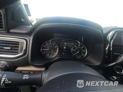 2022 Nissan TITAN Platinum Reserve Crew Cab Short Bed - zdjęcie 6 z 17 - miniatura