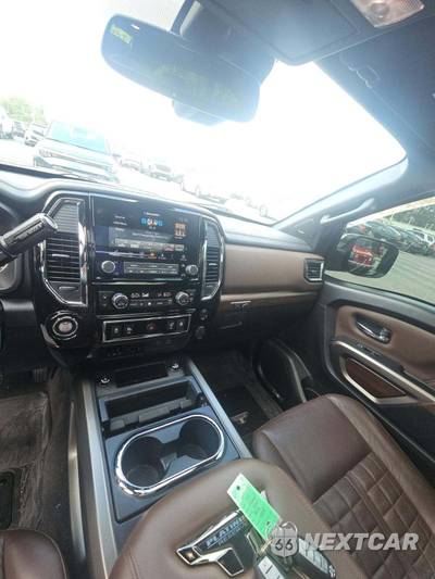 2022 Nissan TITAN Platinum Reserve Crew Cab Short Bed - zdjęcie 7 z 17 - miniatura