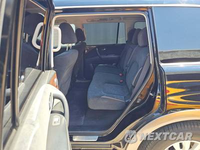 2017 Nissan Armada SV - zdjęcie 12 z 43 - miniatura