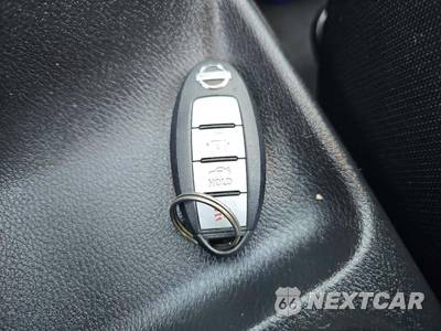 2022 Nissan Versa SV - zdjęcie 5 z 30 - miniatura