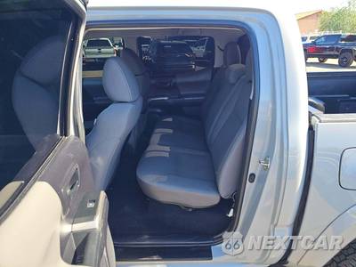 2020 Toyota Tacoma SR5 Crew Cab Medium Bed - zdjęcie 10 z 23 - miniatura