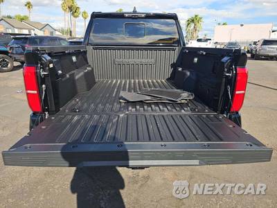 2025 Toyota Tacoma i-FORCE MAX Limited Crew Cab Medium Bed - zdjęcie 11 z 27 - miniatura