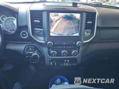 2023 Ram 1500 Big Horn Crew Cab Short Bed - zdjęcie 10 z 41 - miniatura
