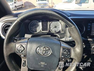 2019 Toyota Tacoma Limited Crew Cab Medium Bed - zdjęcie 18 z 39 - miniatura