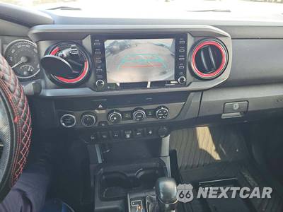2020 Toyota Tacoma TRD Sport Crew Cab Medium Bed - zdjęcie 7 z 35 - miniatura