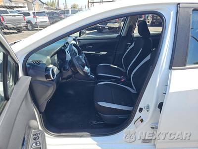 2022 Nissan Versa SV - zdjęcie 3 z 30 - miniatura