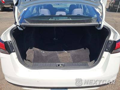 2022 Nissan Versa SV - zdjęcie 11 z 30 - miniatura